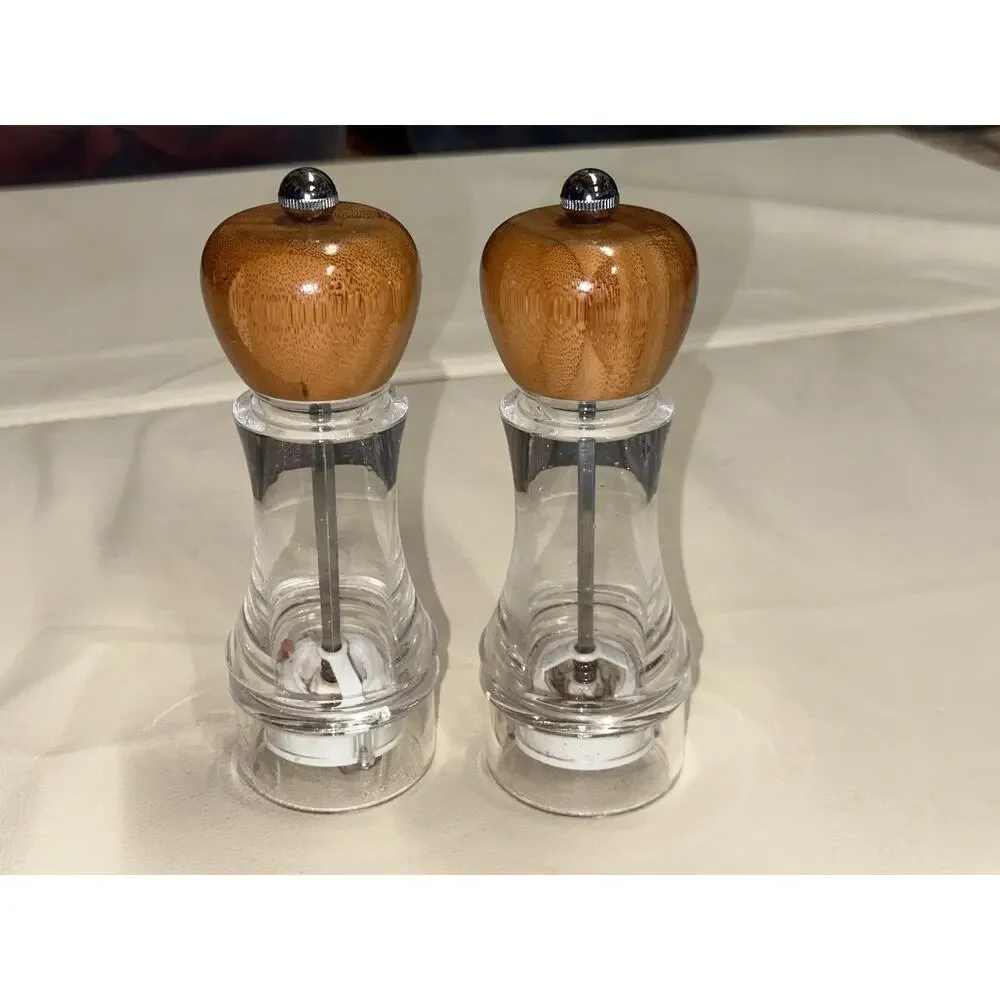 PAMPERED CHEF Bamboo Salt & Pepper Grinders • Pair • 7